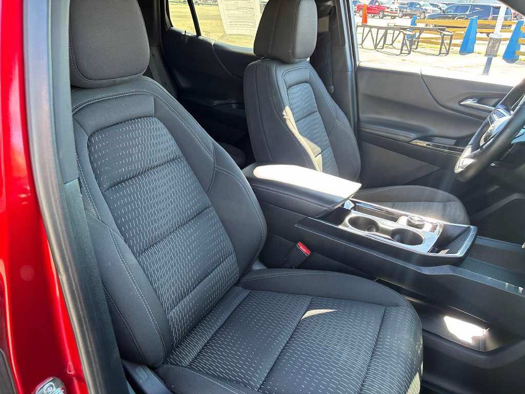 Used 2026 Chevrolet Equinox LT AWD/4WD image 27
