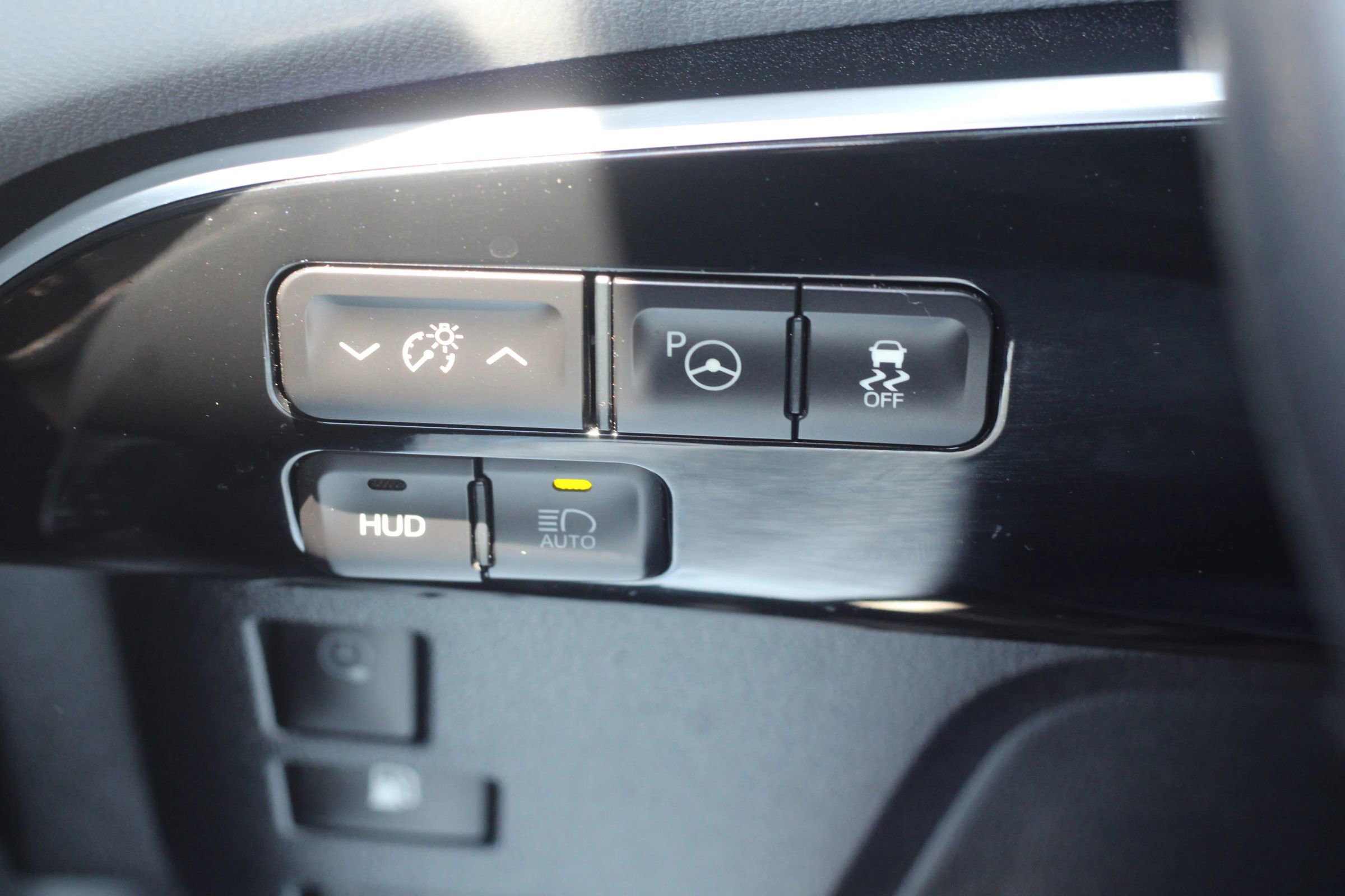 Used 2018 Toyota Prius Prime Advanced FWD image 20