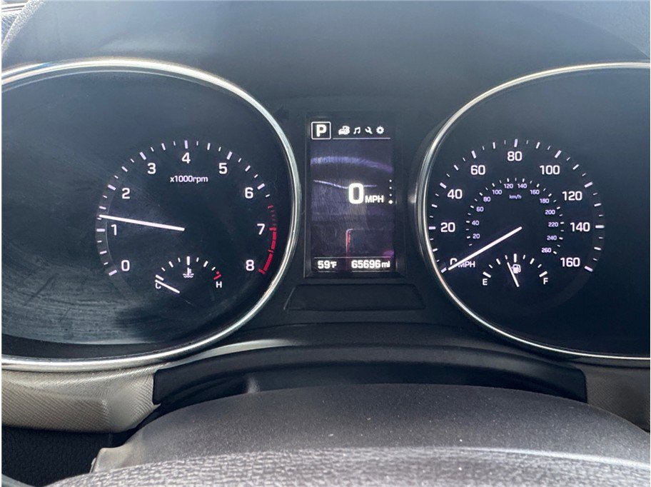 Used 2017 Hyundai Santa Fe Limited w/ Cargo Package image 16