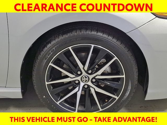 Used 2024 Toyota Camry SE image 9