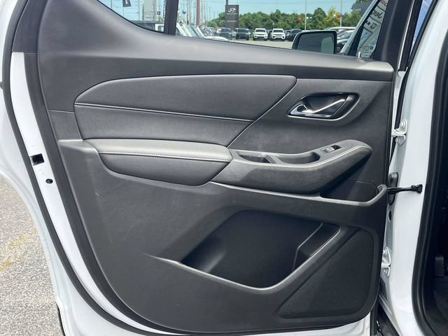 Used 2022 Chevrolet Traverse LT FWD image 17