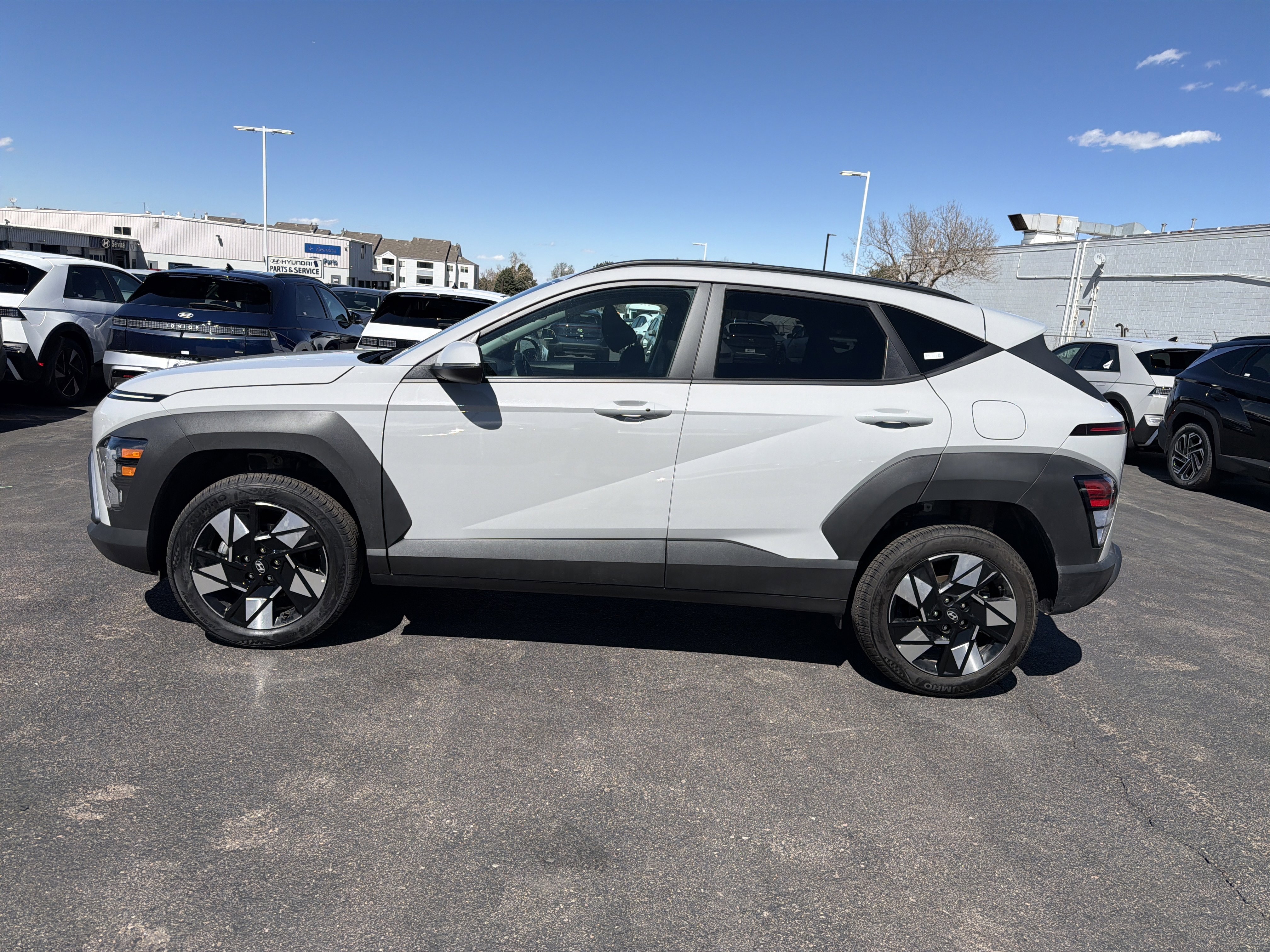 Used 2025 Hyundai Kona SEL image 4
