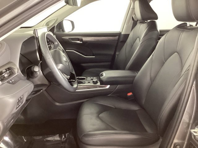 Used 2024 Toyota Highlander Limited AWD/4WD image 10