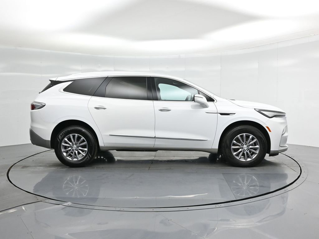 Used 2022 Buick Enclave Essence image 27