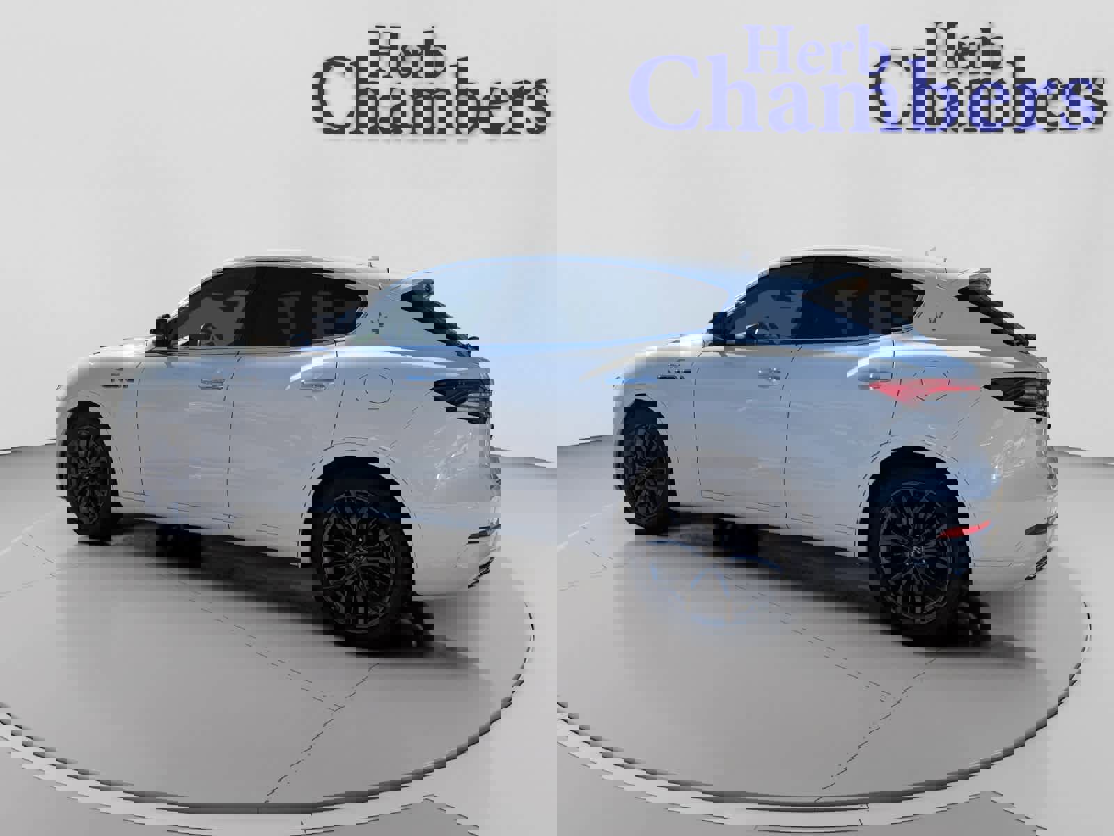 Used 2024 Maserati Levante GT Ultima image 4