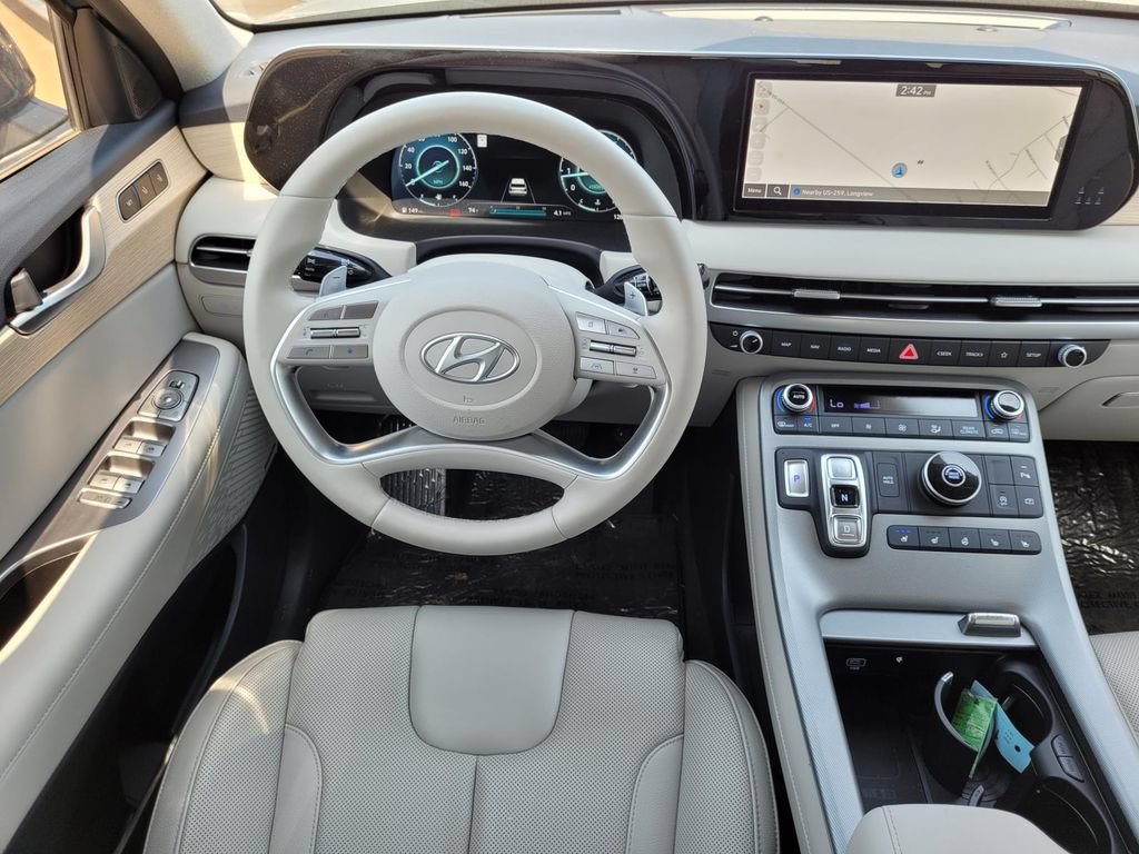 Used 2024 Hyundai Palisade Limited FWD image 16