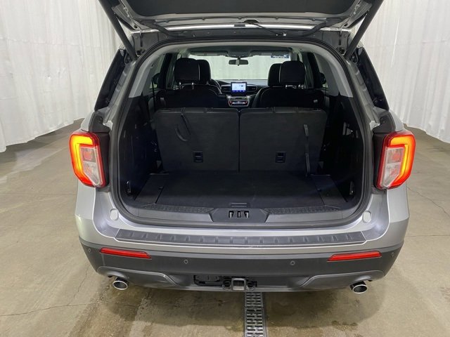 Used 2022 Ford Explorer XLT w/ Equipment Group 202A image 12