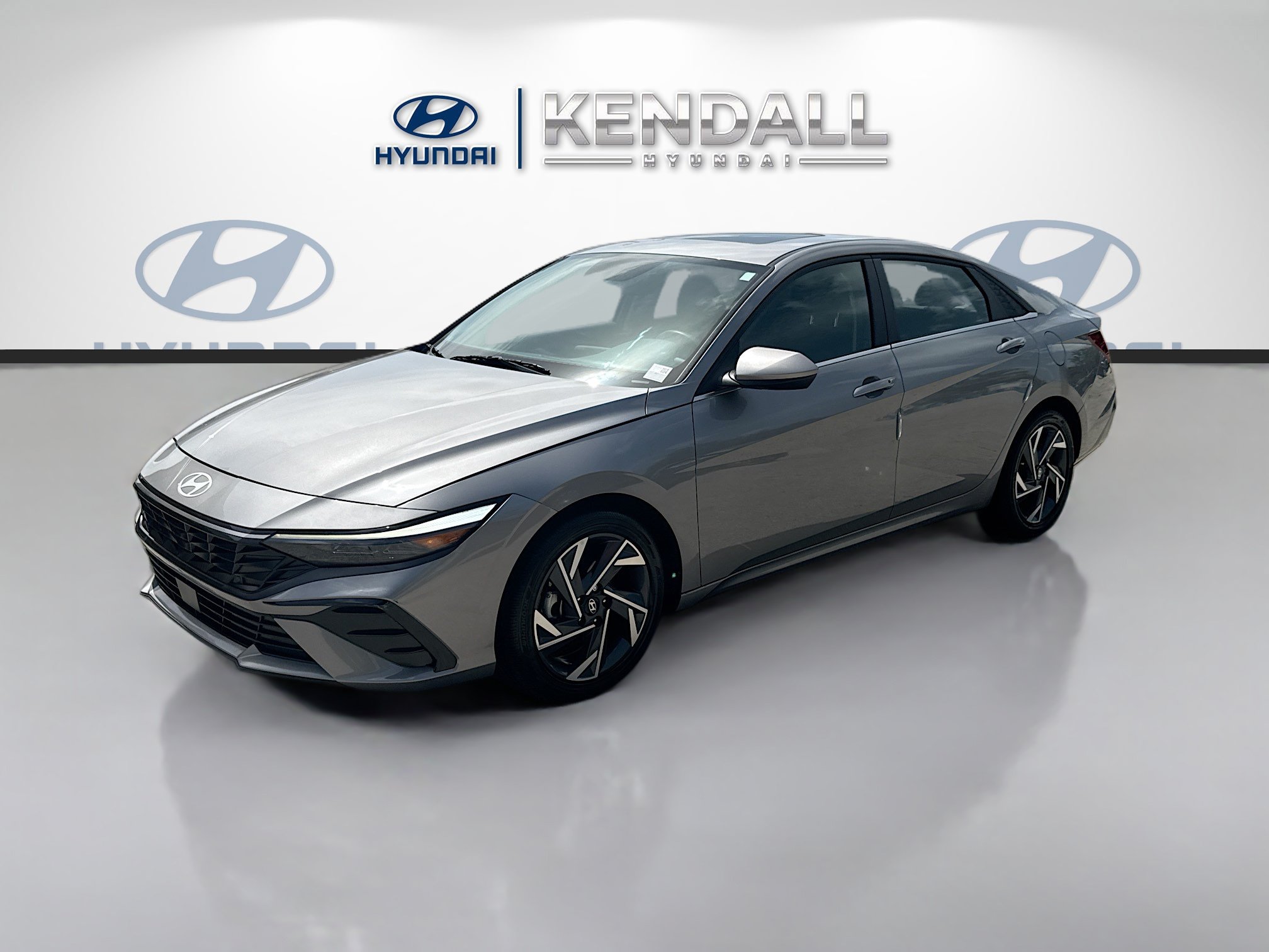 Used 2025 Hyundai Elantra SEL w/ Cargo Package FWD image 3