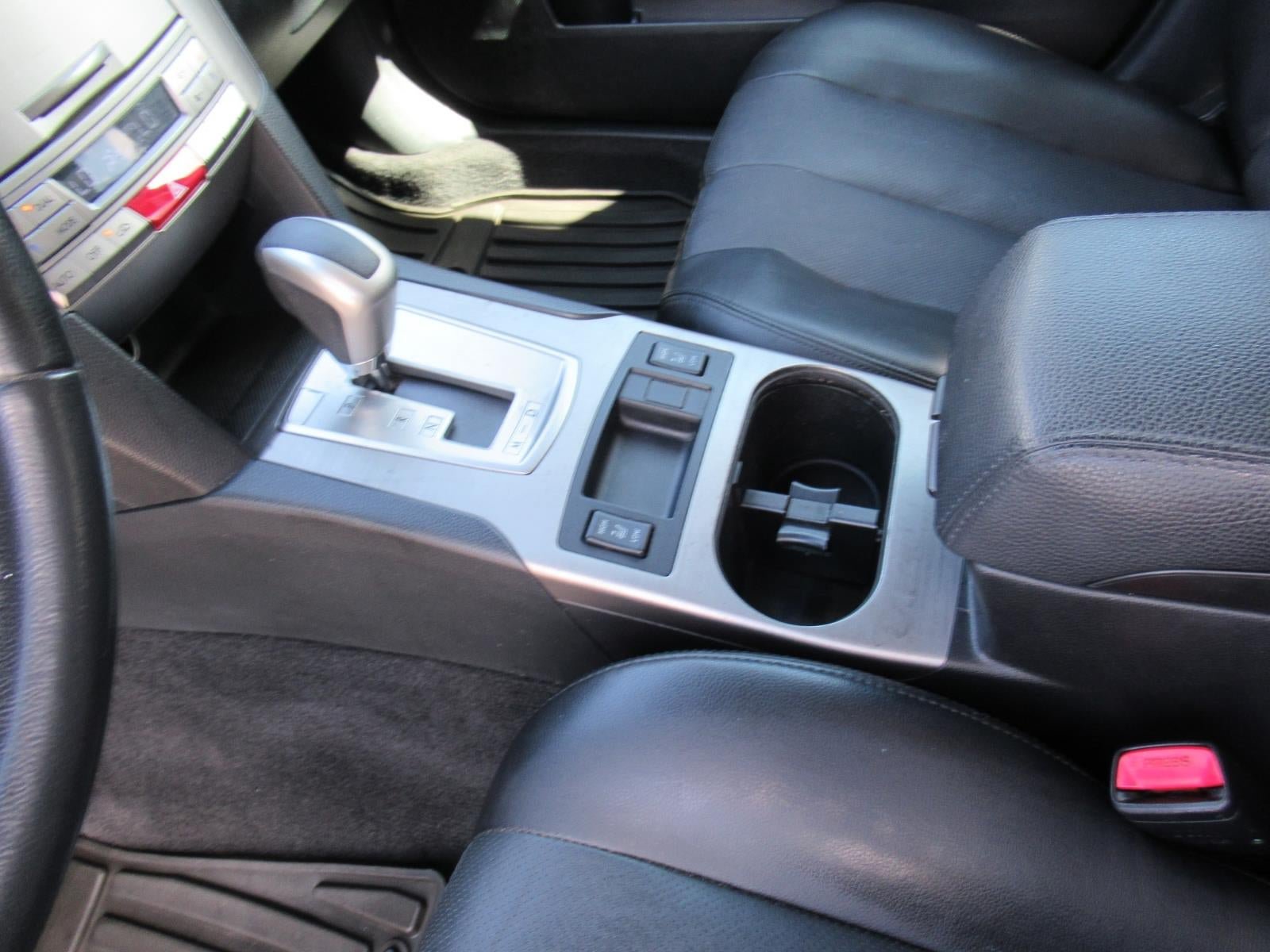 Used 2011 Subaru Outback 2.5i Limited AWD/4WD image 20
