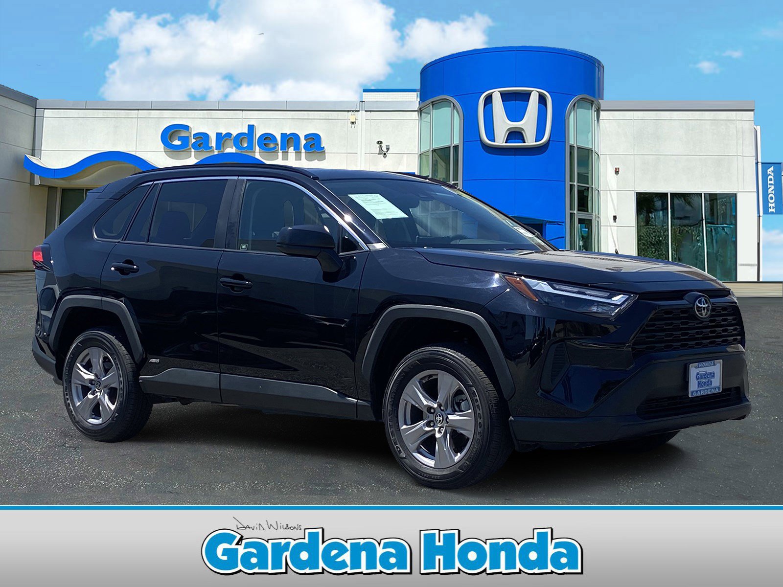 Used 2025 Toyota RAV4 LE image 1