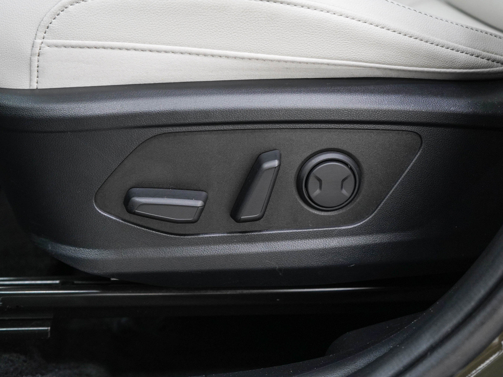 Used 2025 Hyundai Tucson SEL AWD/4WD image 28