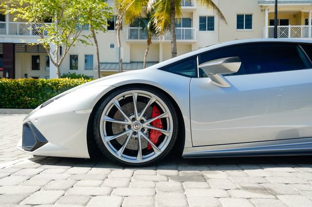 Used 2015 Lamborghini Huracan LP 610-4 AWD/4WD image 13
