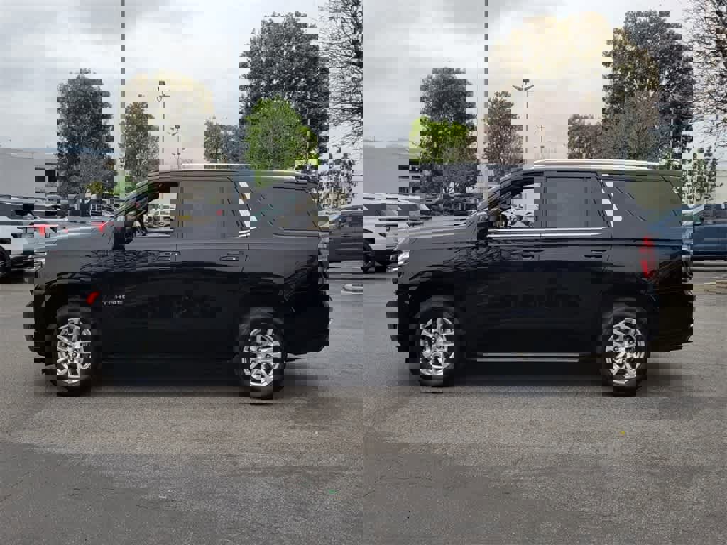 Used 2024 Chevrolet Tahoe LT image 2