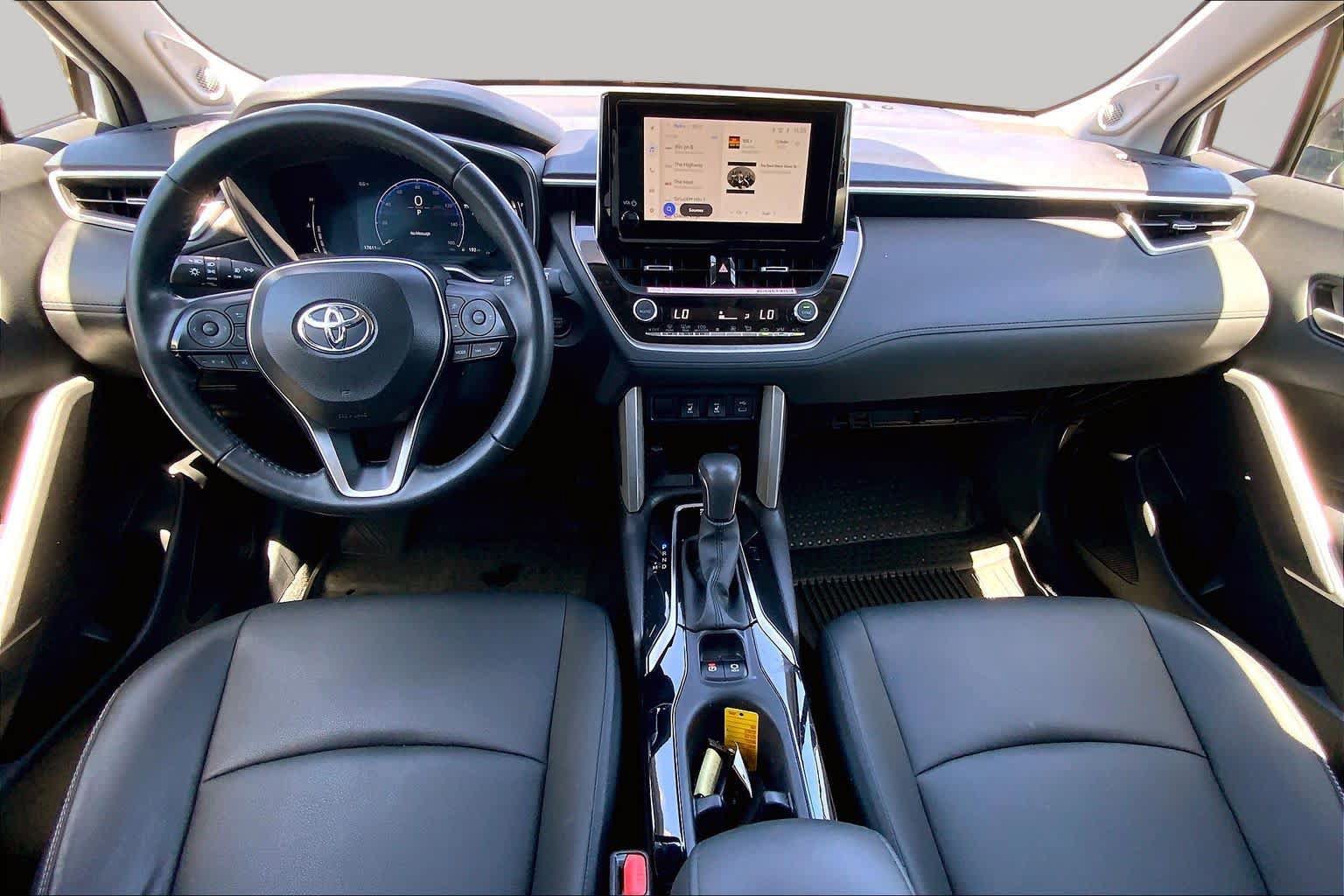 Certified 2025 Toyota Corolla Cross XLE w/ Convenience Package FWD image 15