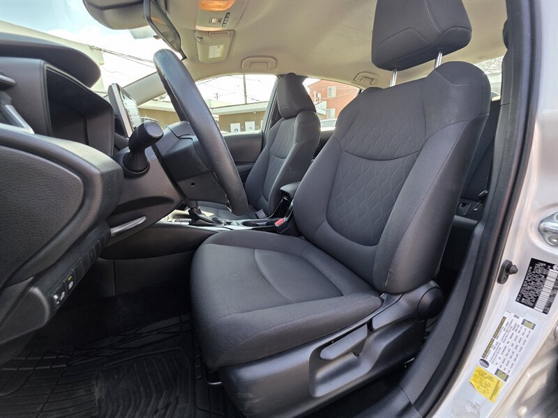 Used 2021 Toyota Corolla LE FWD image 15