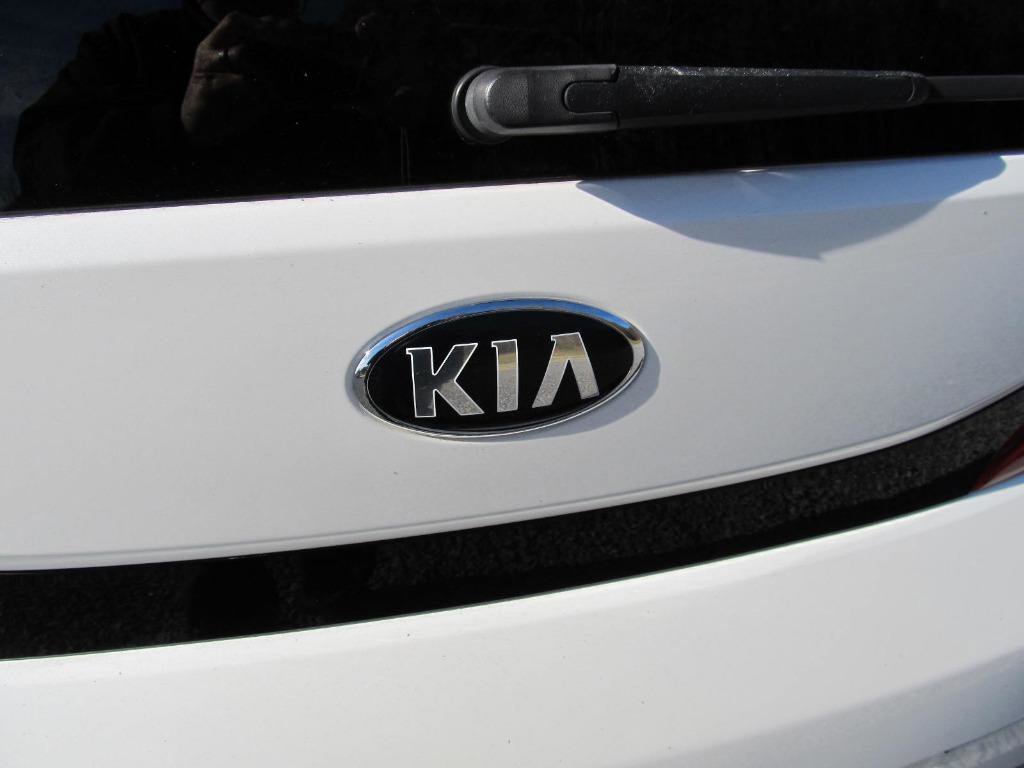 Used 2020 Kia Soul LX image 11