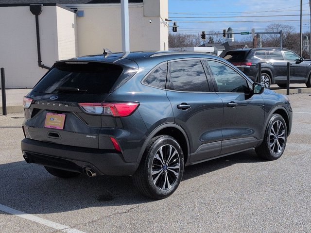 Certified 2022 Ford Escape SE w/ SE Sport Appearance Package image 5
