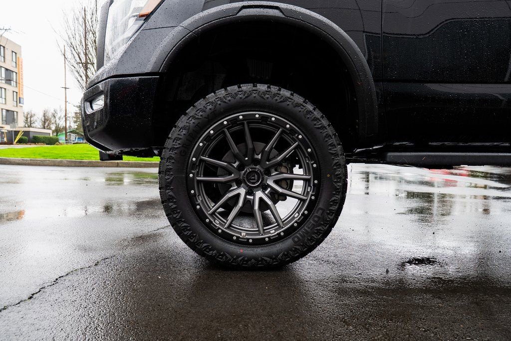 Used 2021 Nissan Titan PRO-4X w/ Pro-4x Convenience Package image 7