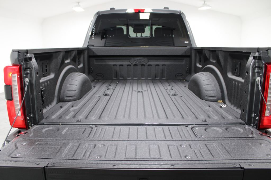 New 2026 Ford F250 Lariat w/ Black Appearance Package image 18