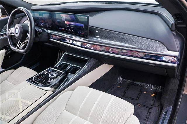 Used 2023 BMW i7 xDrive60 AWD/4WD image 26