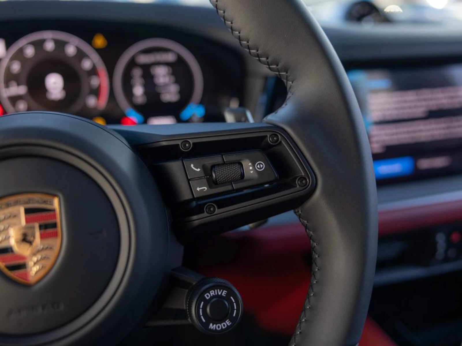 Certified 2026 Porsche Cayenne Coupe AWD/4WD image 21