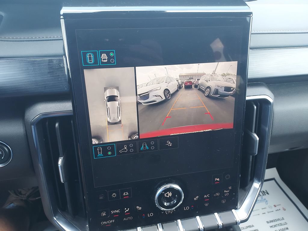 Used 2025 GMC Acadia AT4 w/ LPO, Floor Liner Package AWD/4WD image 23