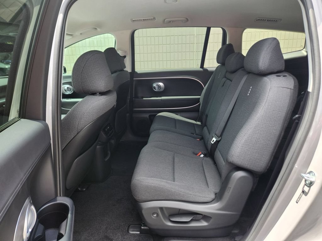 Used 2026 Hyundai Ioniq 9 SE AWD/4WD image 10