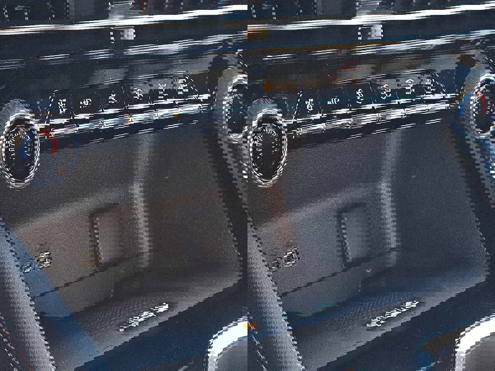 New 2026 Chevrolet Traverse RS image 17