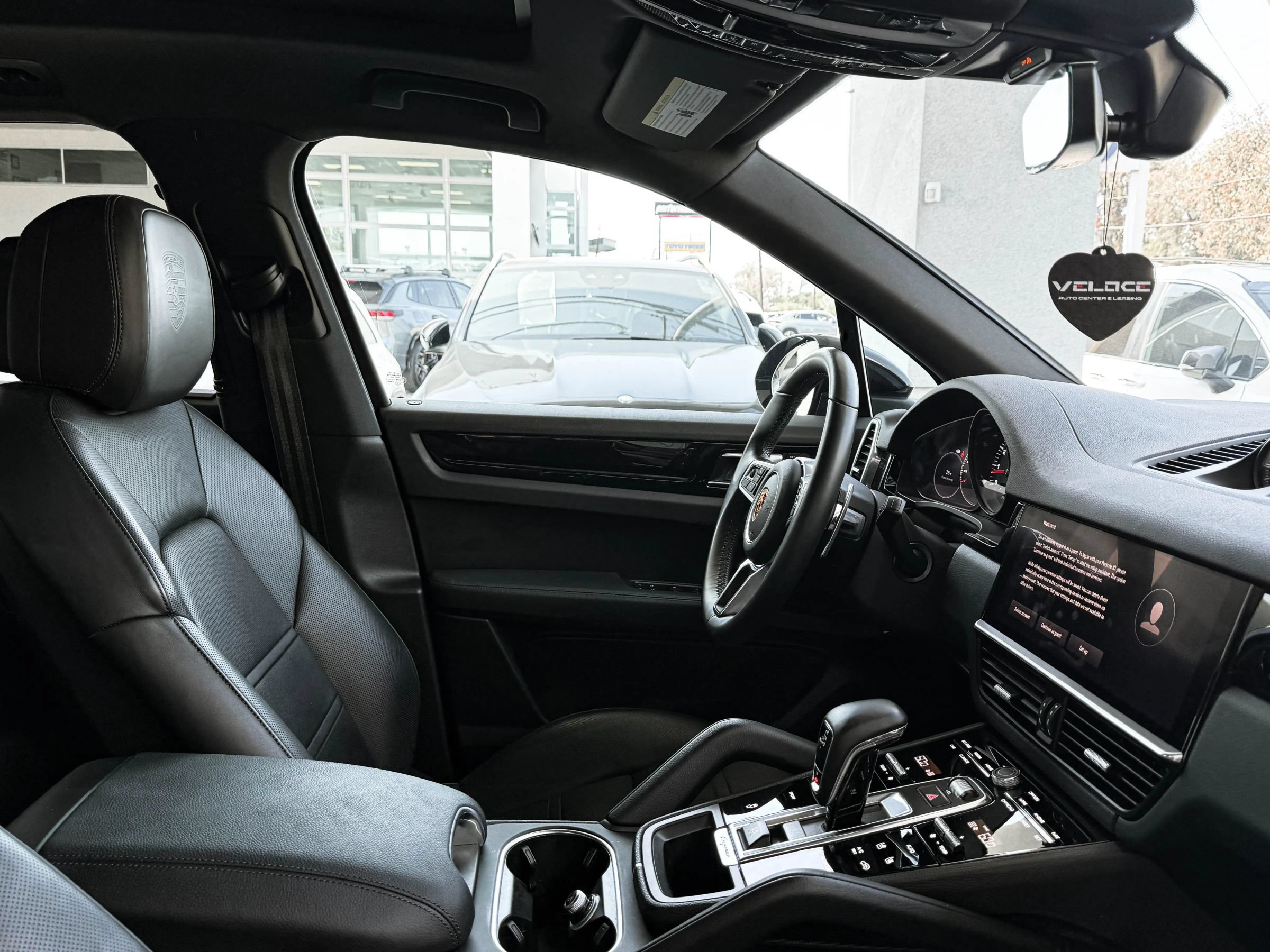 Used 2022 Porsche Cayenne Platinum Edition AWD/4WD image 30