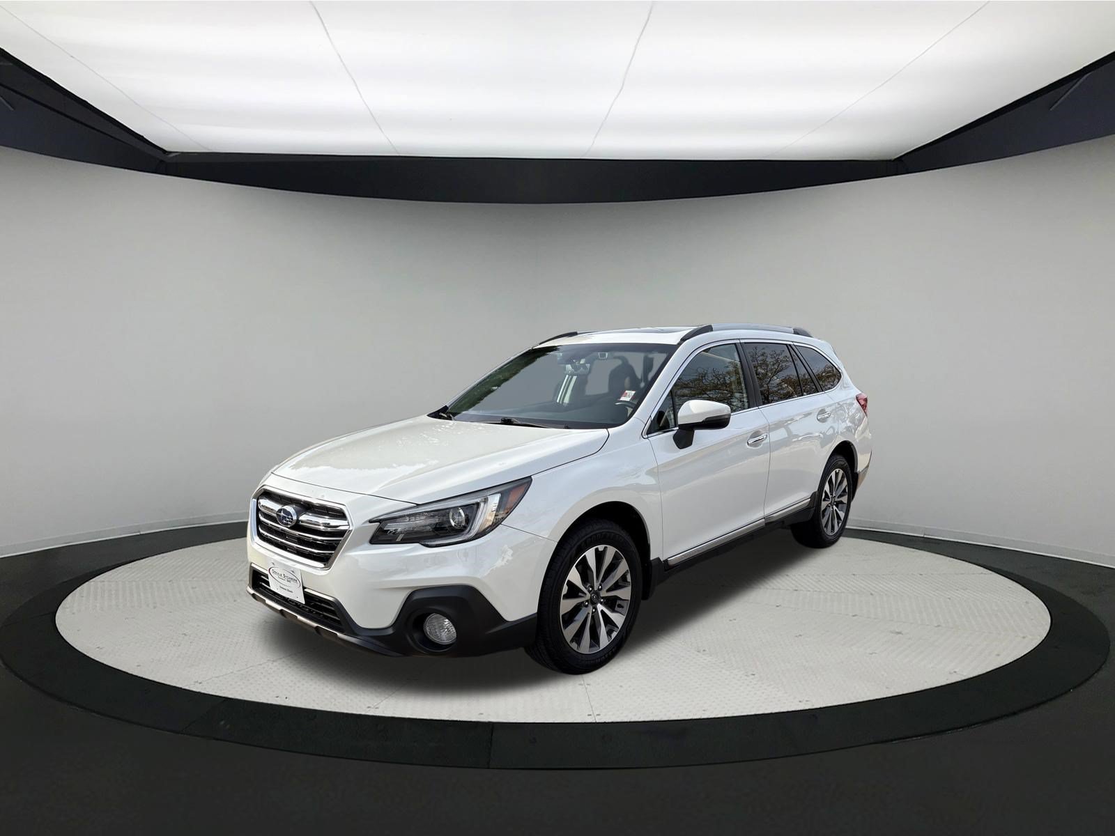Used 2019 Subaru Outback 2.5i Touring AWD/4WD image 3