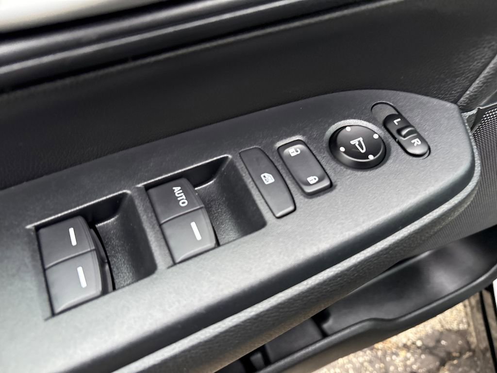 Used 2020 Honda CR-V LX image 12