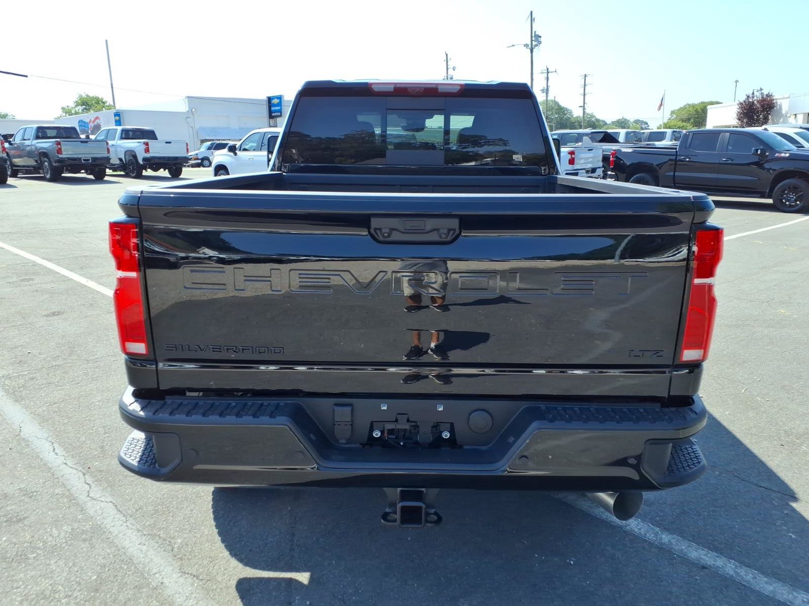 New 2026 Chevrolet Silverado 2500 LTZ w/ LTZ Plus Package AWD/4WD image 6