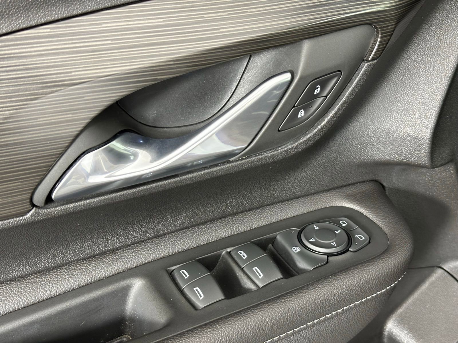 Used 2022 GMC Terrain SLE w/ Driver Convenience Package FWD image 30
