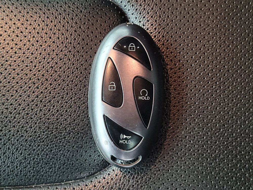 Used 2025 Hyundai Elantra Limited FWD image 32