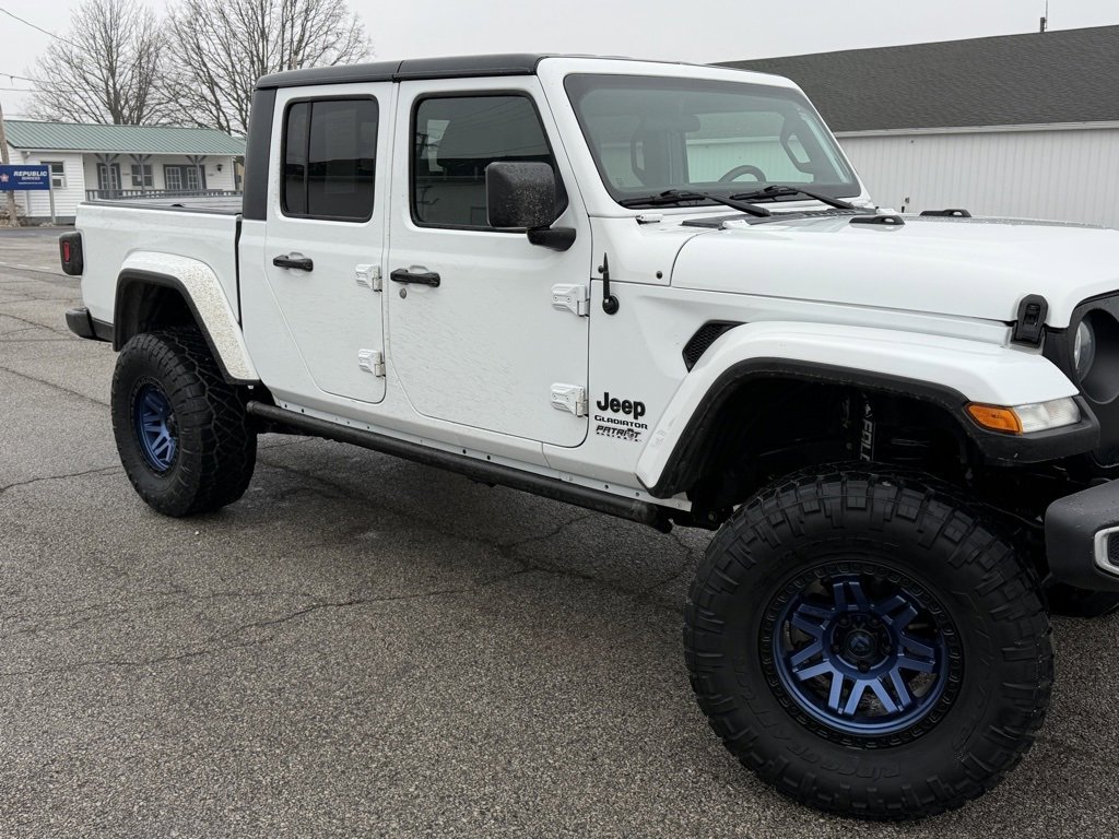 Used 2021 Jeep Gladiator Sport image 3