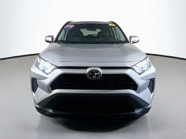 Used 2025 Toyota RAV4 XLE w/ Convenience Package FWD image 3