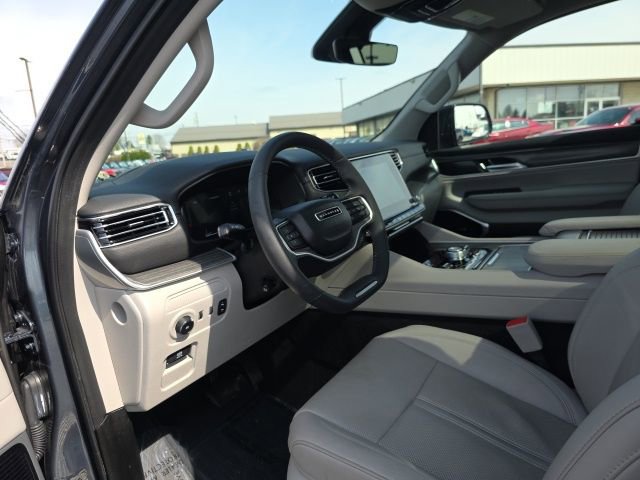 Used 2024 Jeep Wagoneer Series III w/ Premium Group I AWD/4WD image 19