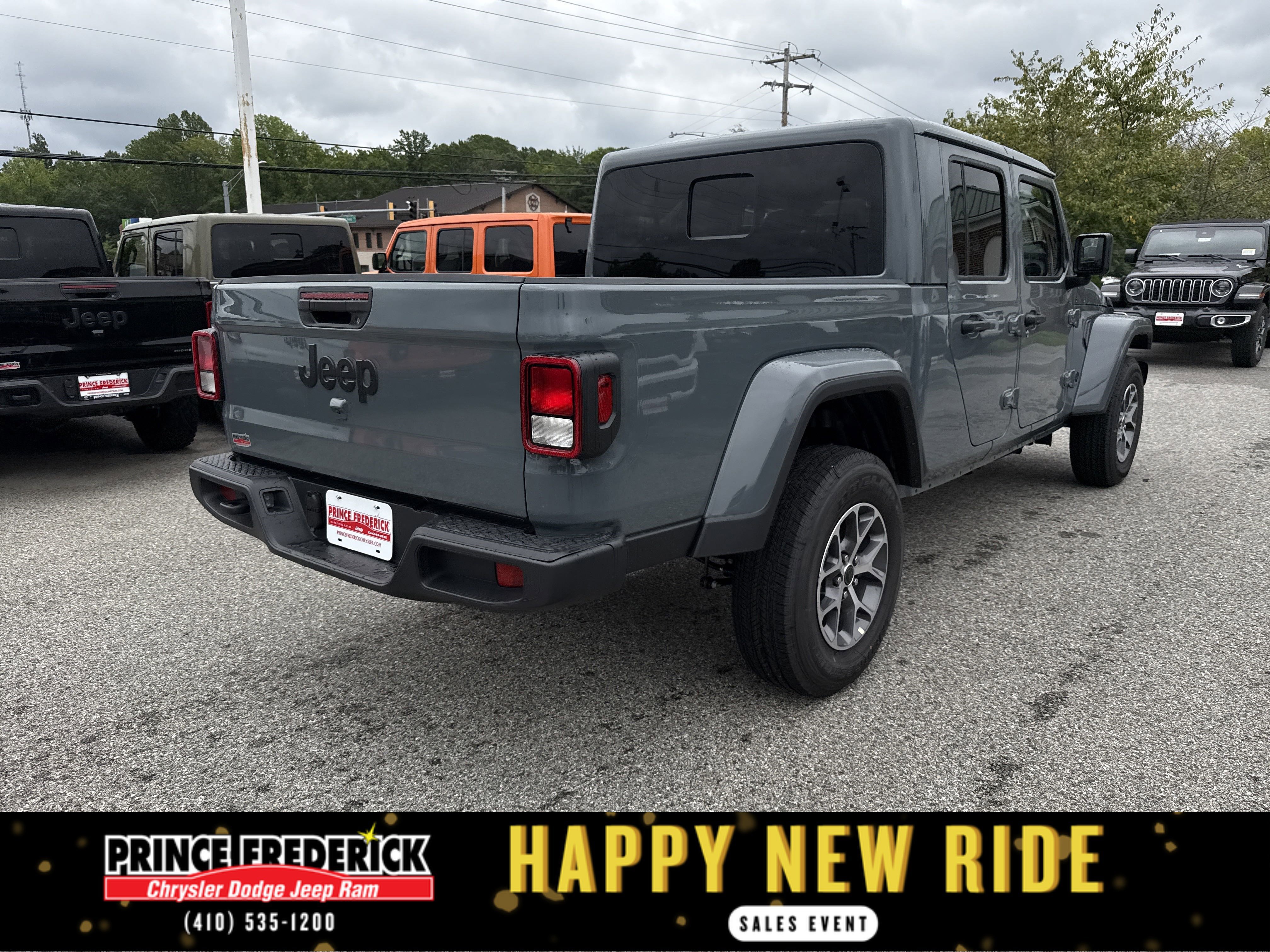 New 2025 Jeep Gladiator Sport image 3