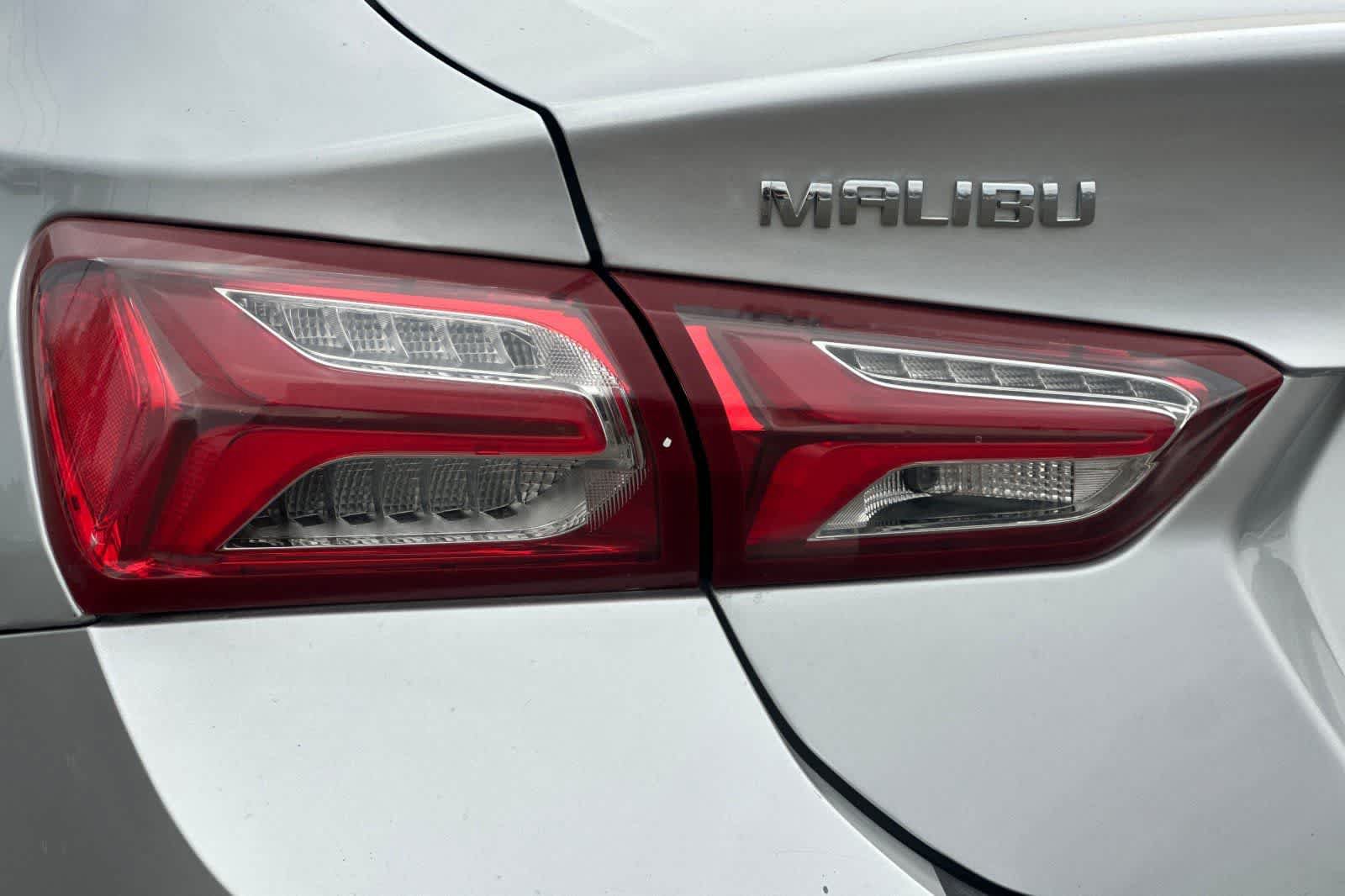 Used 2020 Chevrolet Malibu LT FWD image 30