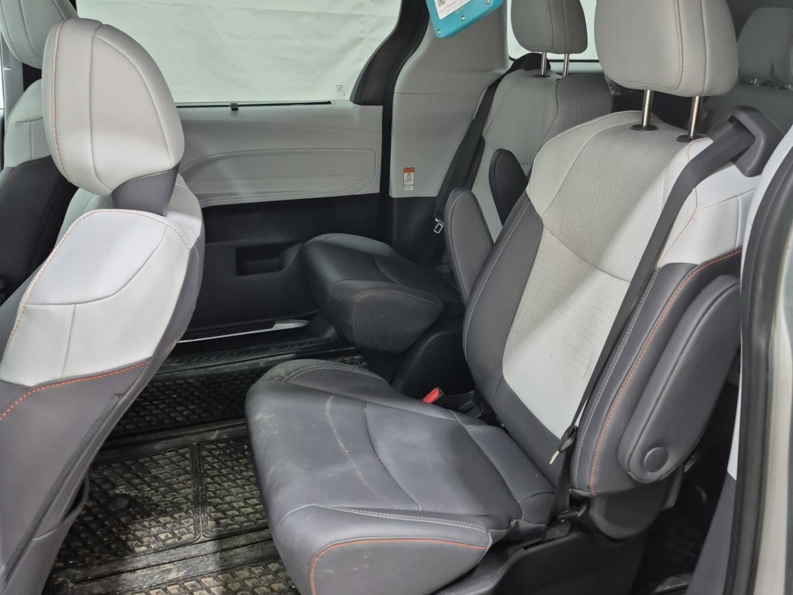 Used 2023 Toyota Sienna XSE AWD/4WD image 13