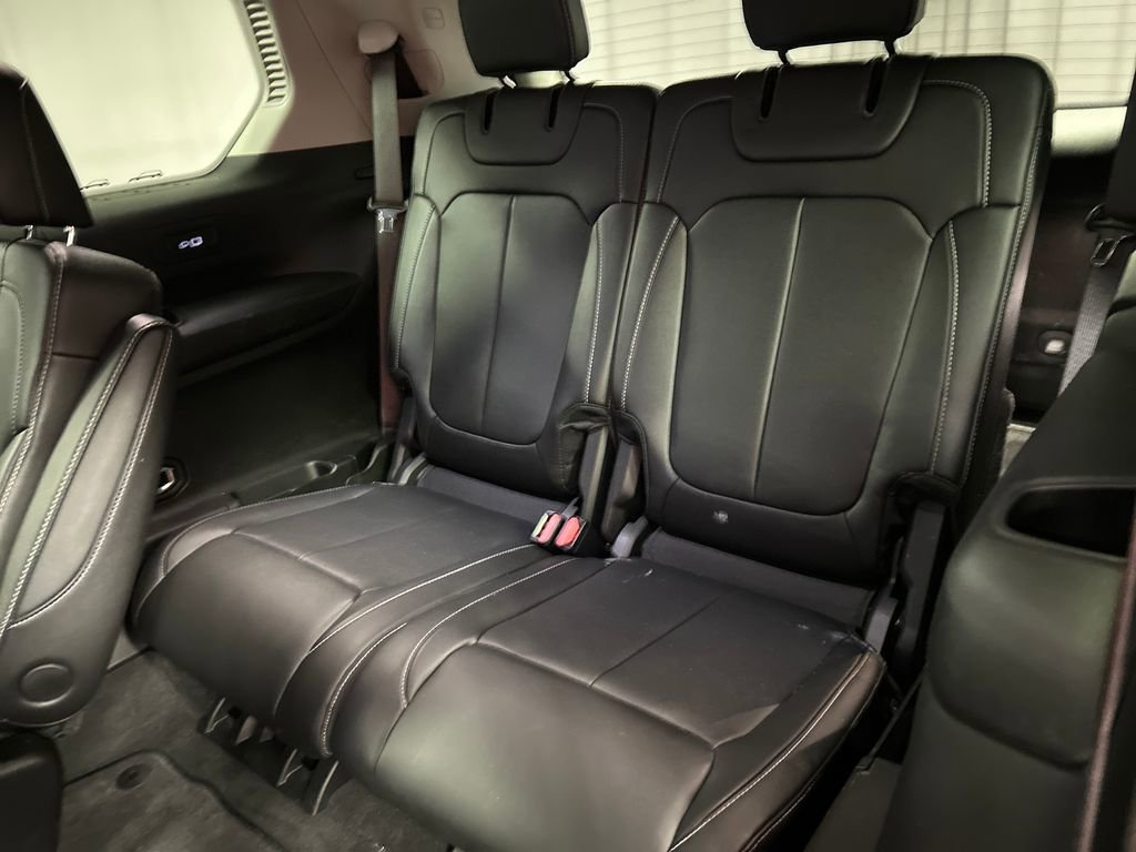 Used 2022 Jeep Grand Cherokee L Limited image 24