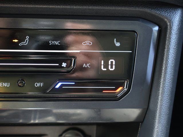 Used 2023 Volkswagen Tiguan SE image 30