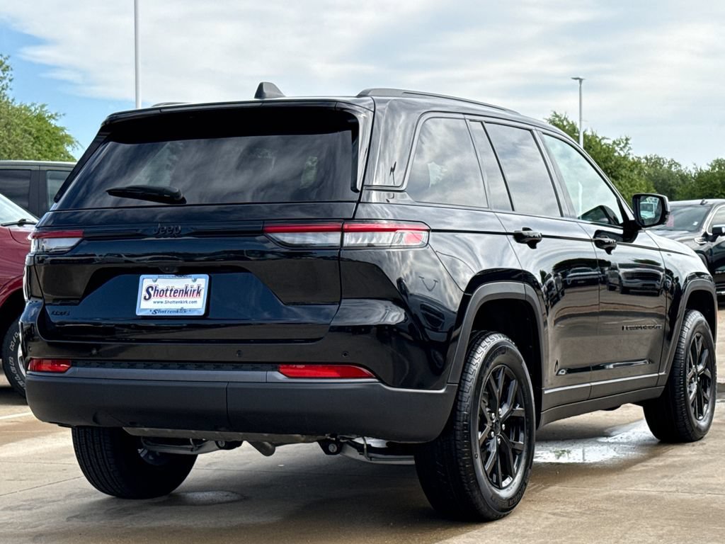New 2026 Jeep Grand Cherokee Altitude AWD/4WD image 8