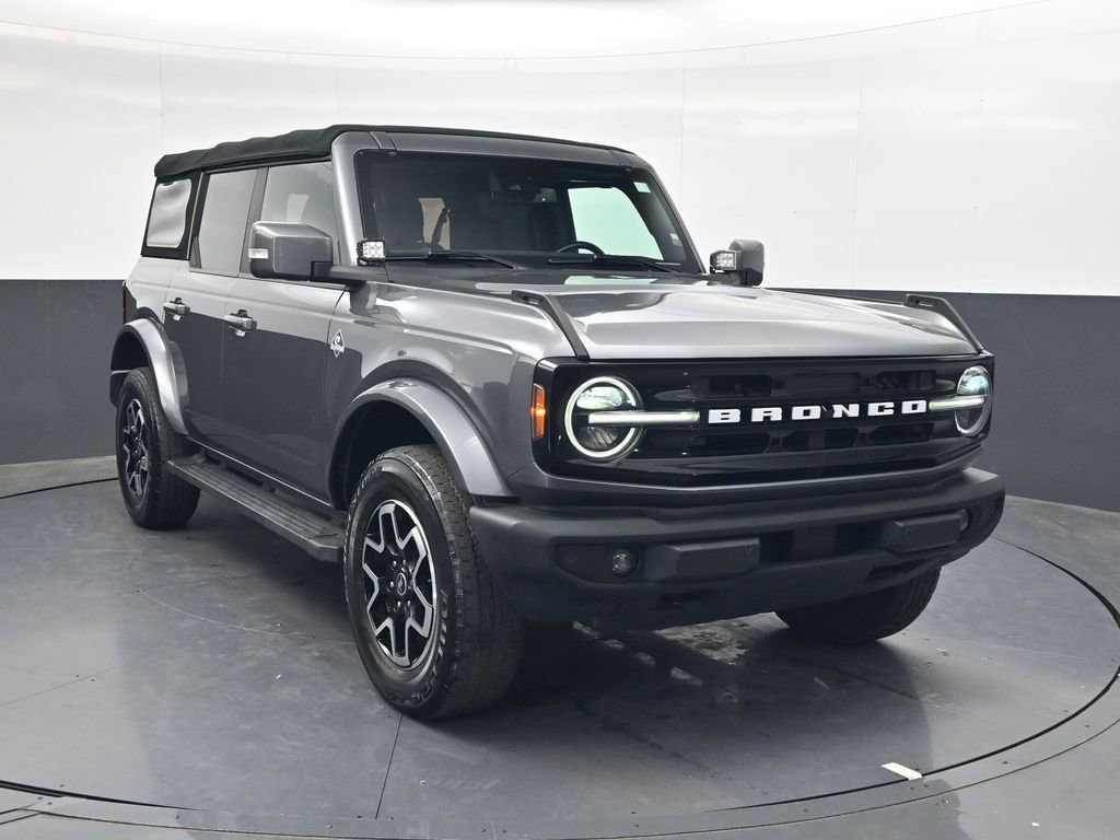 Used 2021 Ford Bronco Outer Banks image 2