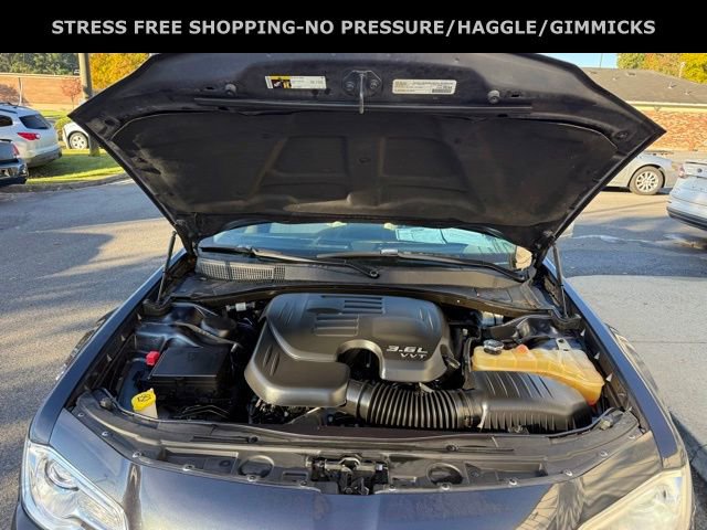 Used 2016 Chrysler 300 C Platinum w/ Safetytec Plus Group image 10