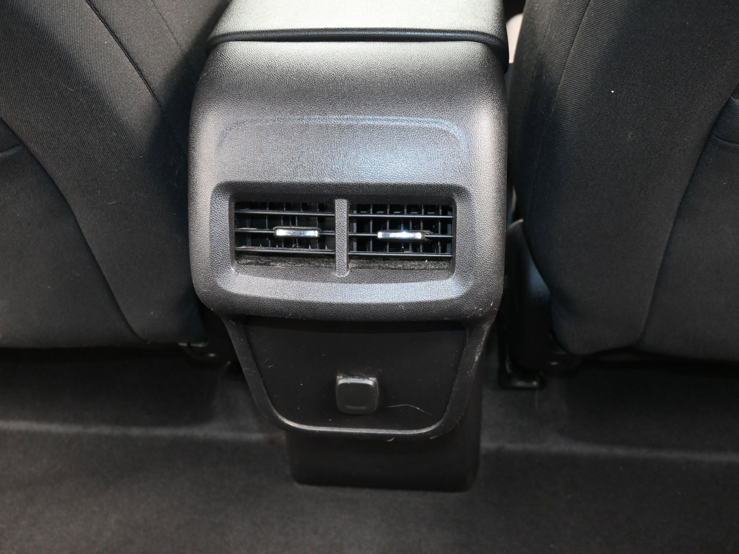 Used 2018 Chevrolet Equinox LT w/ LPO, Protection Package image 23