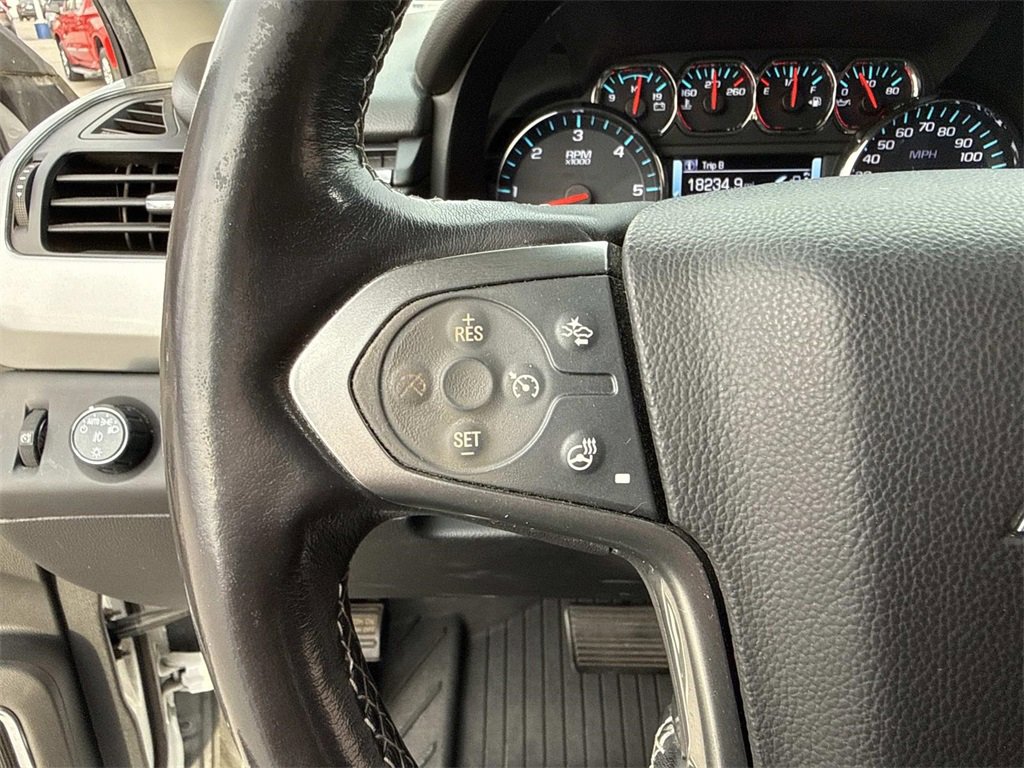 Used 2020 Chevrolet Suburban Premier image 16