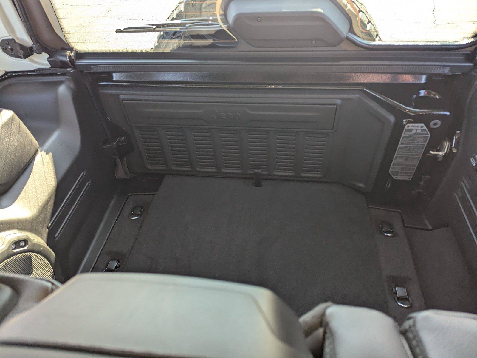New 2026 Jeep Wrangler Unlimited Sahara AWD/4WD image 13