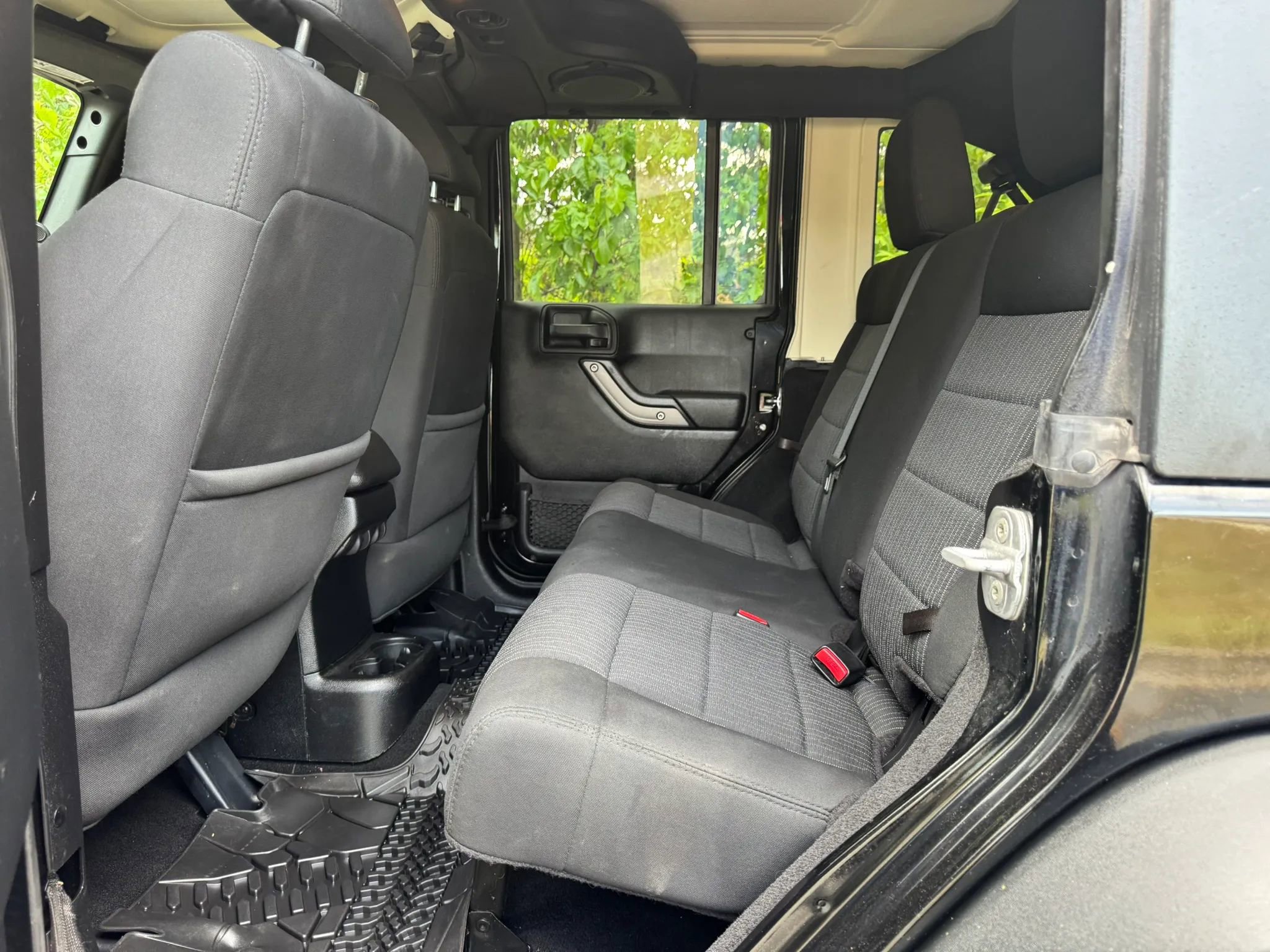 Used 2011 Jeep Wrangler Unlimited Sport AWD/4WD image 9