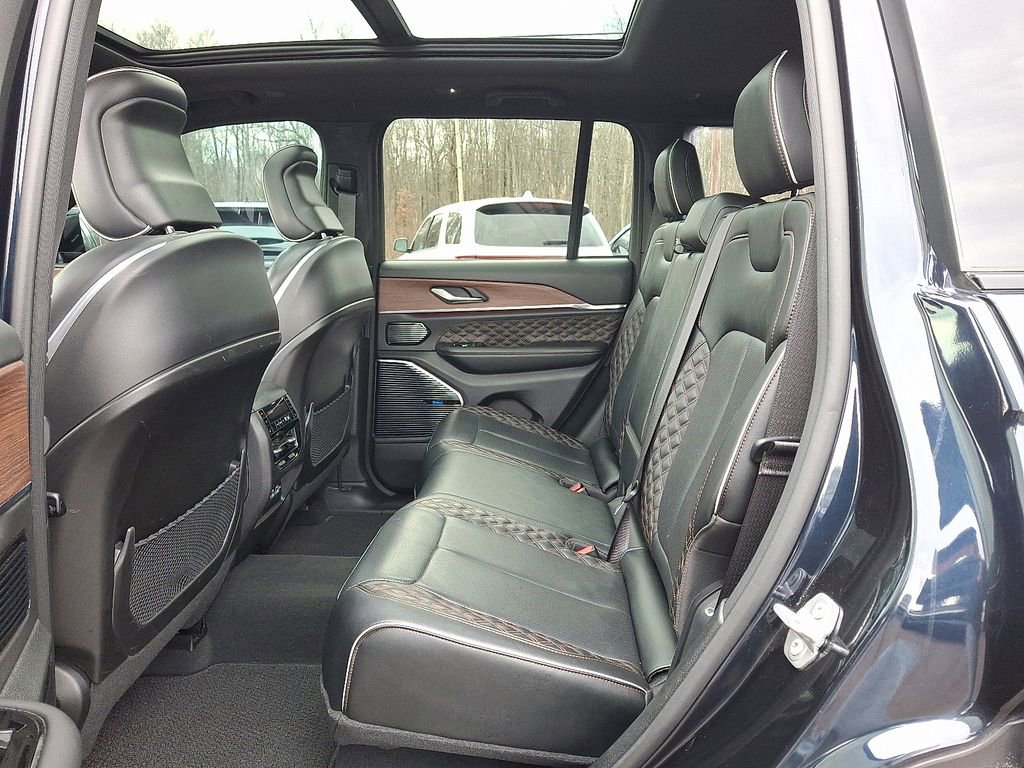 Used 2022 Jeep Grand Cherokee Summit image 11